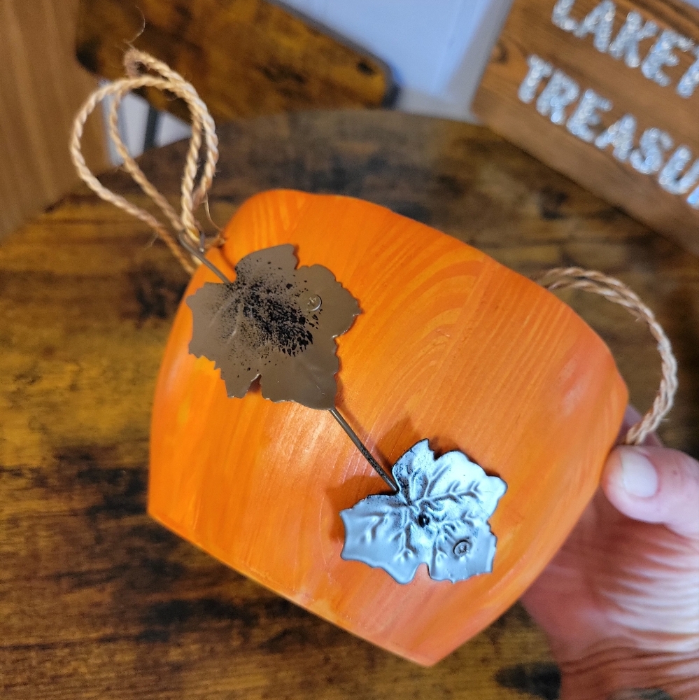 Vintage Avon pumpkin scented wood bowl rope handles metal leaf